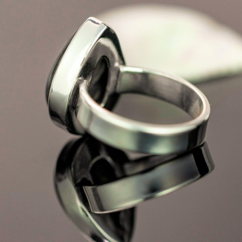 925 Solid Sterling Silver Labradorite Gemstone Ring - Image 2