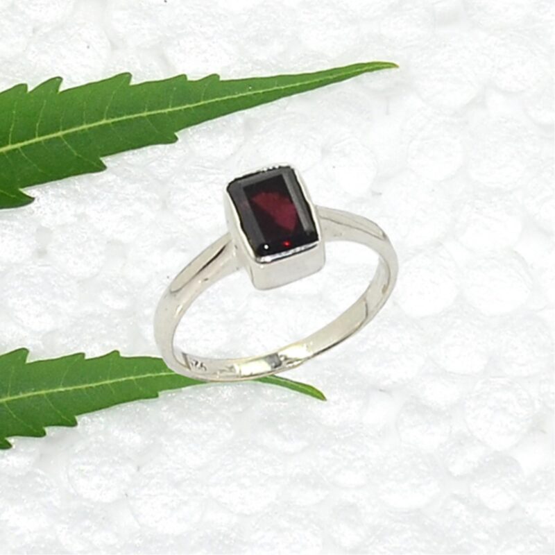 925 Solid Sterling Silver Garnet Gemstone Ring