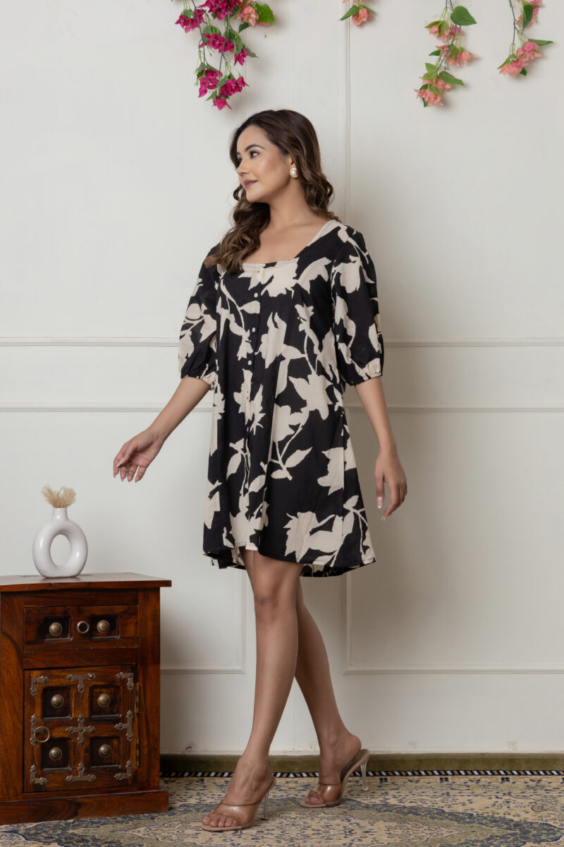 Black & Beige Oversized Floral Short Dress - Image 5